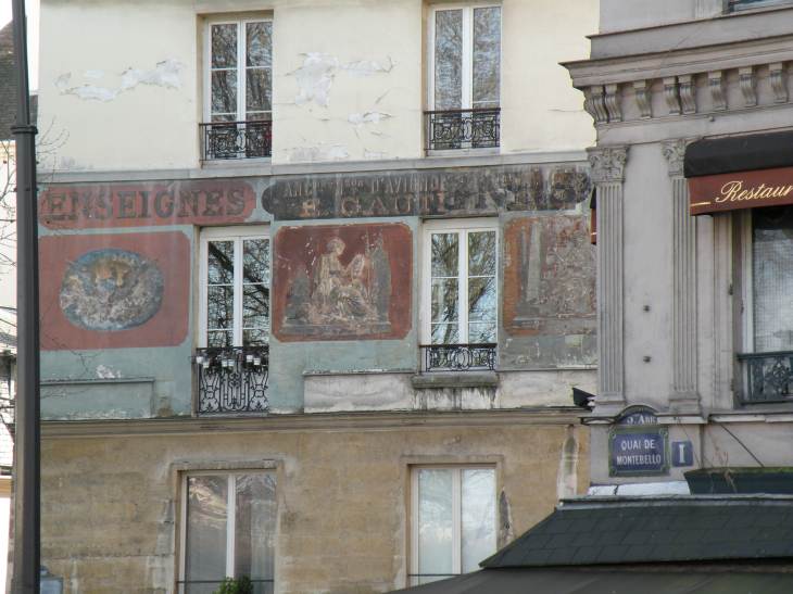  anciennes enseignes de magasins, rue des grands degrés